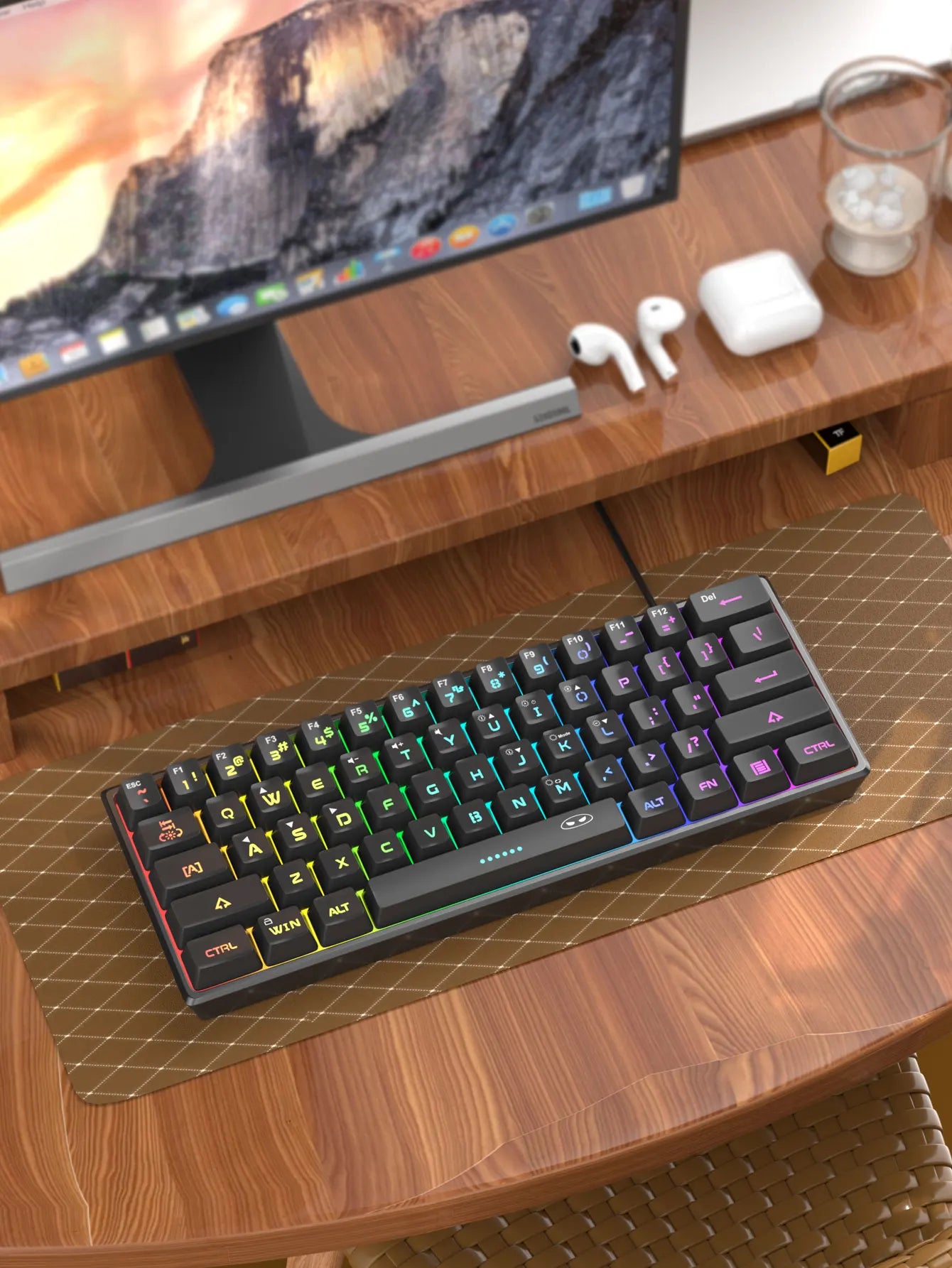 لوحة مفاتيح الألعاب المدمجة MageGee Mini 60%، لوحة مفاتيح مضيئة RGB بـ 61 مفتاح فائقة الصغر، TS91 مقاومة للماء بتصميم مريح وملمس ميكانيكي للمكتب
